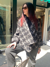 Load image into Gallery viewer, Moyuru | Jacket | 233624