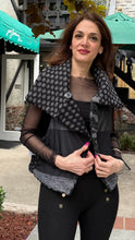 Load image into Gallery viewer, Alembika | Vest | AJ911