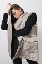 Load image into Gallery viewer, Lotus | Gilet | 33/Evodosis
