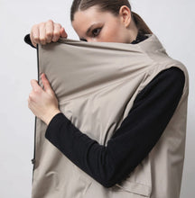 Load image into Gallery viewer, Lotus | Gilet | 33/Evodosis
