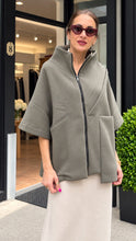 Load image into Gallery viewer, Lotus | Vest | 18/Zankin
