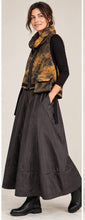 Load image into Gallery viewer, NY77 | Skirt Magnate | 27035